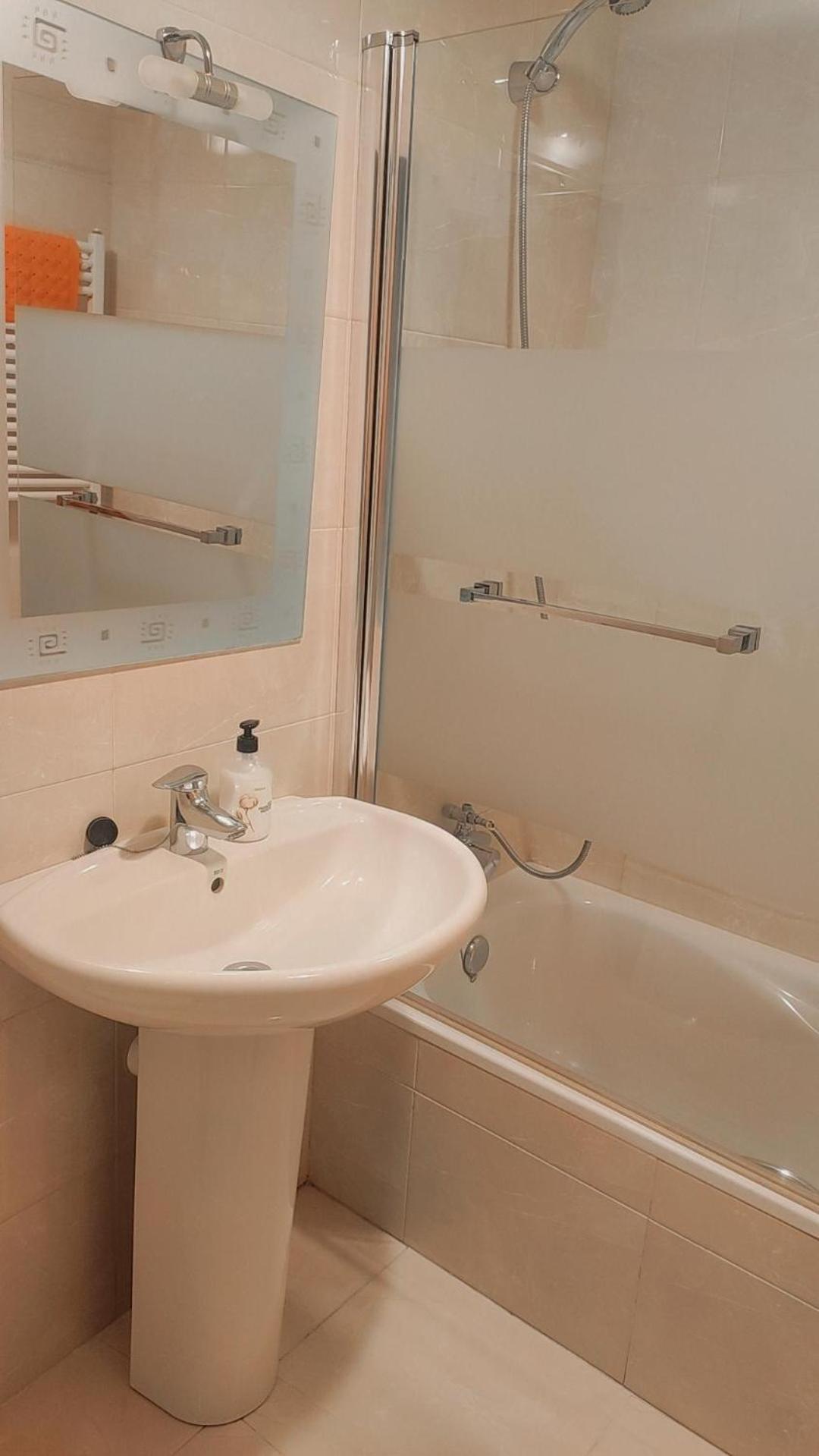 Habitacion Renfe Pamplona Esterno foto